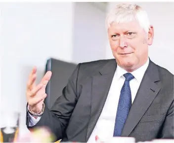  ?? FOTO: ANDREAS KREBS ?? RWE-Chef Rolf Martin Schmitz ist besorgt: Das Vertrauen der ausländisc­hen Investoren in die deutsche Politik und den Rechtsstaa­t schwinde.