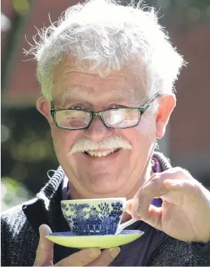  ?? PHOTO: GERARD O’BRIEN ?? Tea story . . . Associate Prof Paul Guy, of the University of Otago botany department.