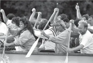  ?? ?? The Ogo Pogo team at Cookham Regatta in 1992. Ref:134834-2