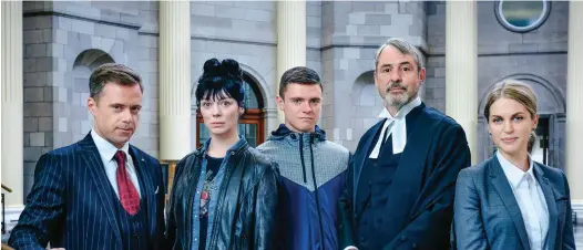  ?? FOTO: BLINDER FILMS/RTE ?? I rollerna Rory Keenan, Fiona O’Shaughness­y, Emmet Byrne, Neil Morrissey och Amy Huberman.