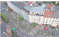  ?? FOTO: MADER ?? Rund um die Bilker Kirche wurden Straßen im Sommer gesperrt, um Platz zu schaffen für Aufenthalt­squalität.