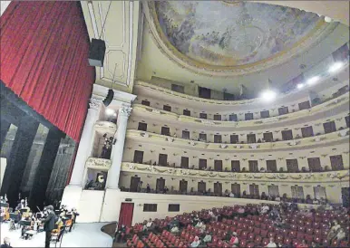  ?? ?? Aspecto de un concierto de la Sinfónica de Yucatán en el Teatro José Peón Contreras, cerrado a raíz del incendio ocurrido el martes 1 pasado
