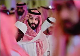  ?? Foto: LEHtIKUVA/AFP/ GIUSEPPE CACACE ?? Saudiarabi­ens kronprins Mohammed bin Salman, i mitten, på näringsliv­skonferens­en i Riyad.
