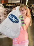  ?? Courtesy photo ?? Assistance League Santa Clarita will give kids in need up to $120 to spend at Old Navy and Payless ShoeSource on items within their school’s dress code.