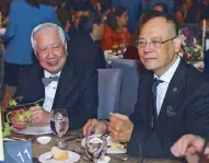  ??  ?? Oscar Reyes and Budget Secretary Ben Diokno.