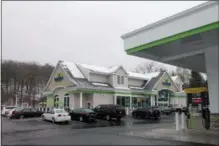  ?? PHOTOS BY LAUREN HALLIGAN — DIGITAL FIRST MEDIA ?? The new Cumberland Farms convenienc­e store and gas station is located at the corner of Daniels Road and Route 9 in Wilton.