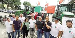  ?? (foto Sartori) ?? Schierati I rappresent­anti di Agricoltor­i Italiani