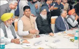  ??  ?? Haryana deputy CM Dushyant Chautala (2L), former Punjab CM Parkash Singh Badal, speaker Rana KP Singh and Shiromani Akali Dal leader Sukhdev Singh Dhindsa in the assembly complex. HT PHOTO