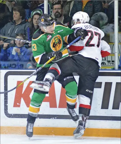 ?? STEVEN MAH/SOUTHWEST BOOSTER ?? Newcomer Mackenzie Wight (left) has brought a physical presence to the Swift Current Broncos lately.