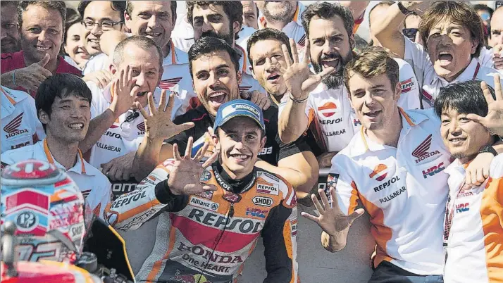  ?? FOTO: GETTY ?? Marc Márquez conquistó la manita en Aragón. Ya lleva más triunfos que ninguno y quedan otras dos pistas a izquierdas, sus favoritas, con 16 puntos de ventaja sobre el italiano Andrea Dovizioso