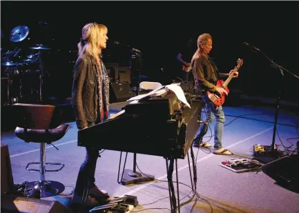  ?? (Luis Sinco/LA Times/TNS) ?? CHRISTINE MCVIE (left) and Lindsey Buckingham, members of the legendary band Fleetwood Mac, rehearse at Sony Studios in Culver City, California