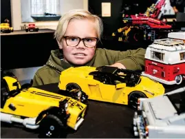  ??  ?? Mille Ryström älskar att bygga med Lego.