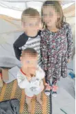  ?? FOTO: PRIVAT ?? Ein Handyfoto zeigt die drei Kinder im Camp in Syrien.