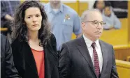  ?? DOUGLAS HEALEY/New York Post ?? Paul Simon and his wife, Edie Brickell, make a brief
appearance in Superior Court in Norwalk, Conn.