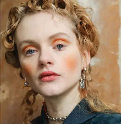  ?? ?? Orange you glad it’s autumn: makeup for a new season at Illasmasqu­a for Vivienne Westwood A/W 2021