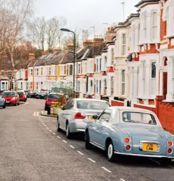  ??  ?? ABOVE Singing the blues in Shoreditch; front row: homes on the border of Stoke Newington and Stamford Hill.