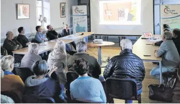  ?? ?? Une quinzaine de Val-de-Saânais ont assisté à la réunion publique sur la présentati­on de la nouvelle station d’épuration.