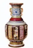  ??  ?? A large vase with variegated glazes, 86.4 centimeter­s high, made in Emperor Qianlong’s reign during the Qing Dynasty. Known as the “Mother of Porcelain,” this one and only vase embodies the superb porcelain-making skills in the Qianlong period.