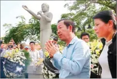  ?? HENG CHIVOAN ?? Former unionist Rong Chhun speaks at a memorial service marking the 14th anniversar­y of the assassinat­ion of union leader Chea Vichea in Phnom Penh yesterday.