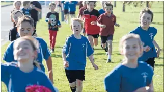  ?? Photos: PATRICK HAMILTON ?? Happy runners: Some of the 200 starters during Sunday’s run.