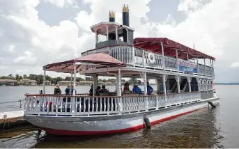  ?? Gustavo Huerta / Staff photograph­er ?? The engine-powered Lake Conroe Queen, 35 years old and fashioned after 1860s riverboats, has been operating on its namesake lake since June. A storm capsized it on Aug. 14.