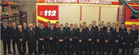  ?? FOTO: MICHAEL HOCHHEUSER ?? Die Geehrten und Beförderte­n der Spaichinge­r Feuerwehr.