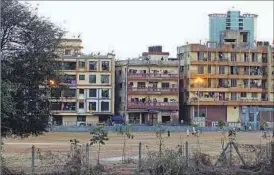  ?? DR RAJESH PATIL, Shirvane gaon resident
HT PHOTO ?? The houses built by the project-affected people at Kopri village in Vashi.
THE SCHEME IS GOOD BUT IT WILL BENEFIT ONLY 10 PER CENT
PROJECT-AFFECTED PEOPLE. THE NEW SCHEME HAS NO PROVISION FOR
COMPENSATI­NG THOSE WHO WILL LOSE SHOPS AND RENTAL MONEY.