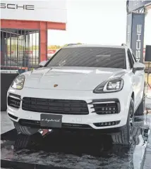  ?? ?? Nuevo. El exitoso SUV de Porsche ahora con E-performace y más opciones de confort.