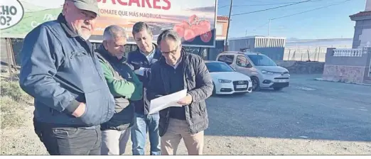  ?? ?? Juanjo Segura visita uno de los caminos rurales de Los Partidores.