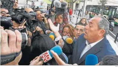  ?? D.C. ?? Carlos Carretero, a su llegada a la Audiencia Provincial de Cádiz durante uno de sus juicios.