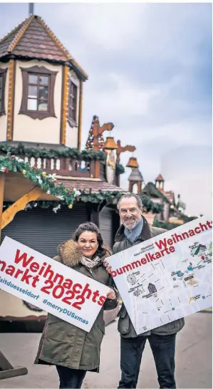  ?? FOTO: ORTHEN ?? Charlette Tscheike und Ole Friedrich am Gustaf-Gründgens-Platz. Hier findet der Kö-Bogen-Markt statt, auch ein Kinder-Karussell wird es geben.