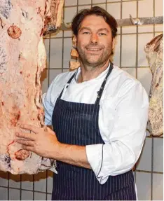  ?? Foto: Andreas Schnurrenb­erger ?? Auch Im Nachbarlan­dkreis gibt es Sommeliers: Metzgermei­ster Christian Maischber ger hat diese Ausbildung absolviert.