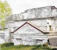  ?? PHOTO: OLD CROMWELL INC ?? Cromwell’s old Athenaeum Hall today sits buried by the Clyde dam/ Lake Dunstan project.