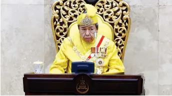  ?? — Bernama photo ?? Sultan Sharafuddi­n delivers his royal address at the opening of the assembly sitting.