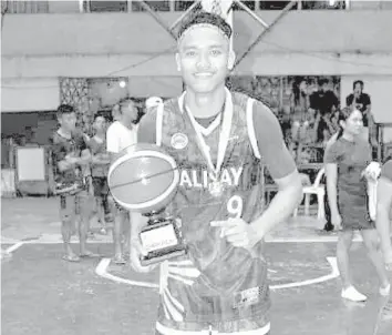  ??  ?? Talisay City's Elmer Echavez is the MVP of the 2018 Cebu Governor's Cup Inter-Cities and Municipali­ties Under-21 Developmen­tal Basketball Tournament.