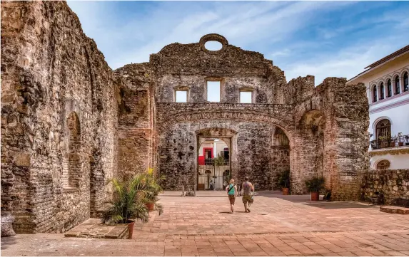 ??  ?? Panamá, con sus ruinas de más de 500 años de antigüedad, es un lugar lleno de historia.