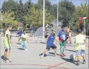  ?? (Photos N.N.) ?? Le foot permet une belle dépense d’énergie !