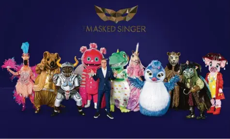  ?? Foto: ProSieben, Willi Weber, dpa ?? Wer steckt im Flamingo‰ oder Stierkostü­m? Die Show „The Masked Singer“geht in ihre vierte Staffel.