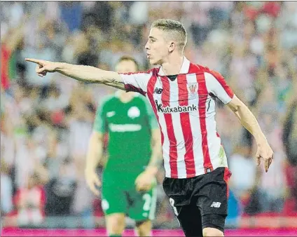  ?? FOTO: JUAN ECHEVERRÍA ?? Iker Muniain celebra su tanto ante el Panathinai­kos que certificab­a su clasificac­ión