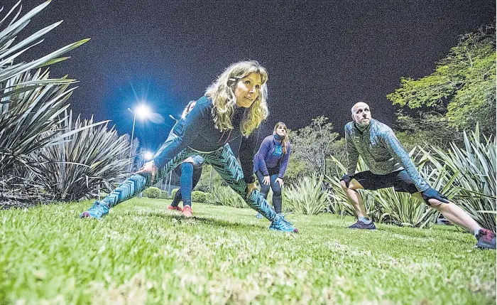  ?? IGNACIO SÁNCHEZ ?? El grupo de runners se reúne 3 veces por semana en Puerto Madero, a las 20