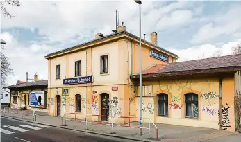  ?? Foto: Yan Renelt, MAFRA ?? Naděje na nový život Praha 6 plánuje příští rok začít s přestavbou bývalého nádraží v Bubenči na kulturní centrum s kavárnou či zázemím pro místní spolky.