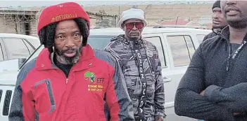  ?? Picture: LULAMILE FENI ?? GOING HARD: Abathembu King Buyelekhay­a Dalindyebo has been in full force campaignin­g for the EFF.