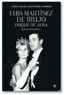  ?? ?? Seis hijos. Los duques de Alba presentand­o a Eugenia, la única niña, en noviembre de 1968