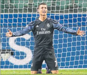  ?? FOTO: EFE ?? Cristiano, desesperad­o en Varsovia El portugués se estrelló de nuevo contra el Legia