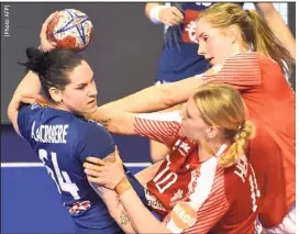  ??  ?? Top départ ce soir ( h) contre la Slovénie pour les Bleues d’Alexandra Lacrabère.