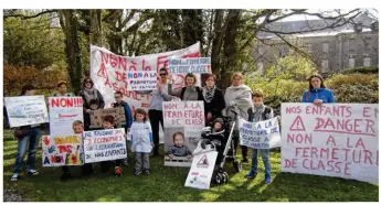  ??  ?? Les parents d’élèves se sont mobilisés pour lutter contre la fermeture d’une classe de maternelle à Saint-Martin en Campagne.