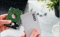 ??  ?? Der Einbau einer SSD hat viele Vorteile, unter anderem einen deutlich niedrigere­n Stromverbr­auch.