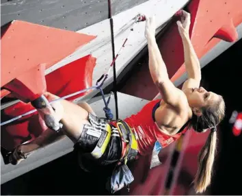  ?? KEY ?? Der Gesamtaufw­and hat sich für Petra Klingler wegen des olympische­n Kombi-Wettbewerb­s erhöht.