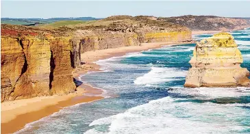  ??  ?? Explore Victoria with Jacquey Turner on her escorted tour along the Great Ocean Road.