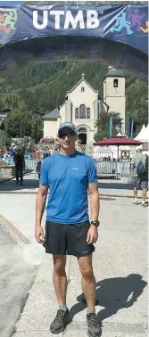  ?? Gracieuset­é ?? Guy Doiron, avant de prendre le départ de l’ultra trail du Mont Blanc, à Chamonix.